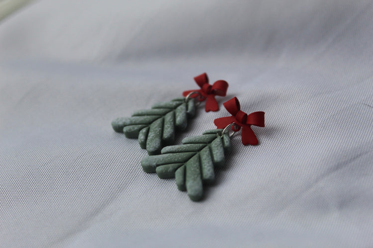 Flocked Trees with Bow Tops