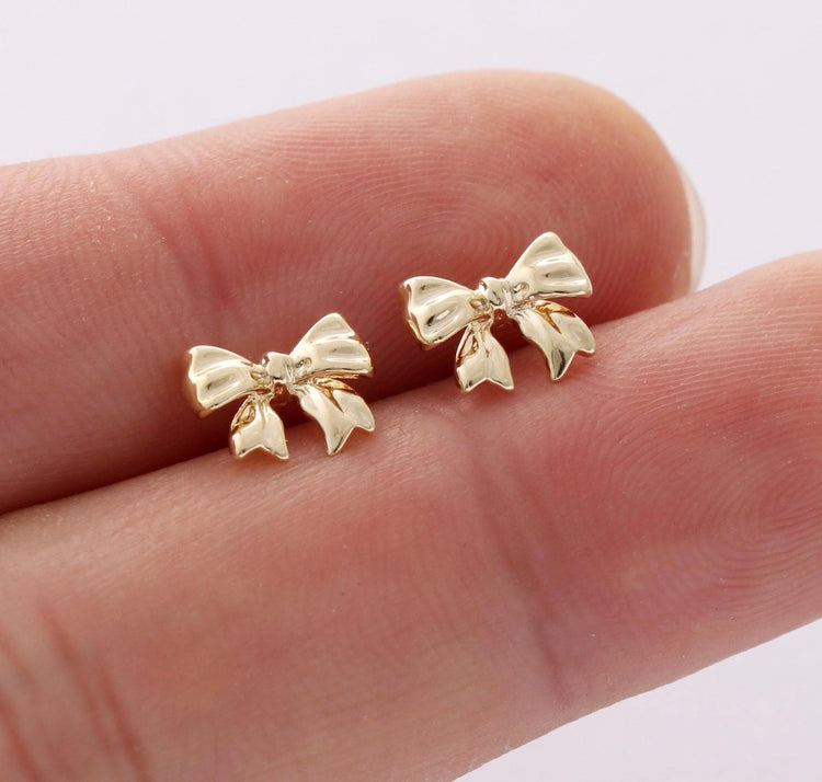 Ribbon Bow Studs