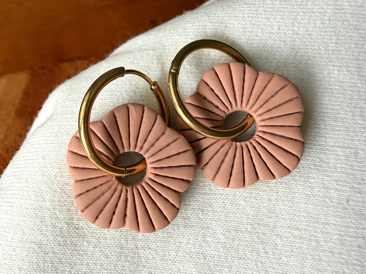 Annie Hoops