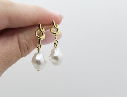 Knotted Pearl Drops