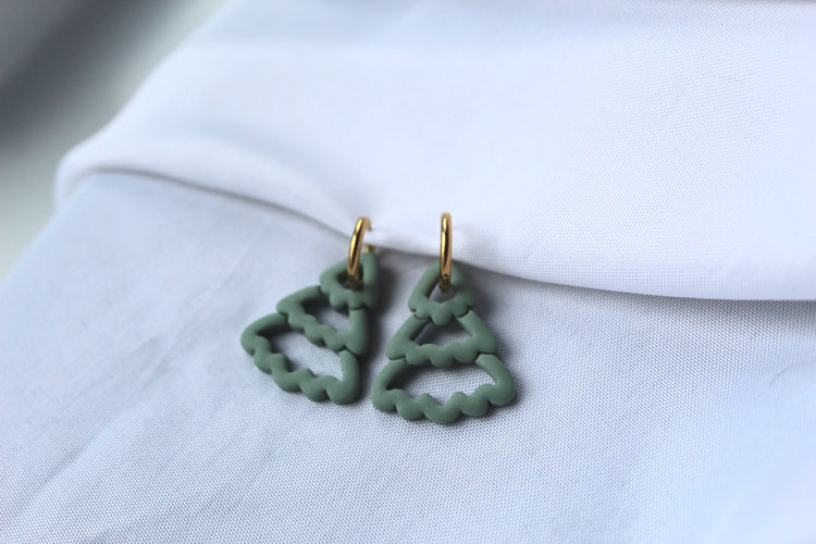 Outline Tree Huggies