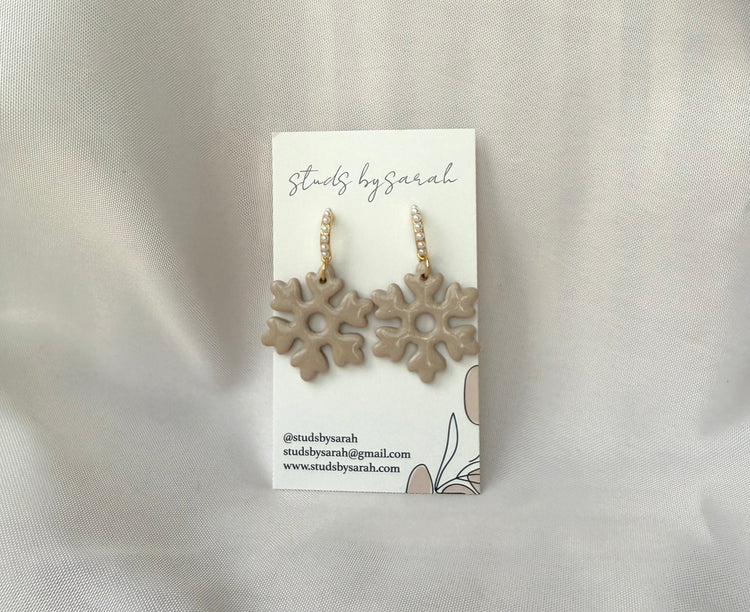 Pearl Drop Shiny Snowflakes