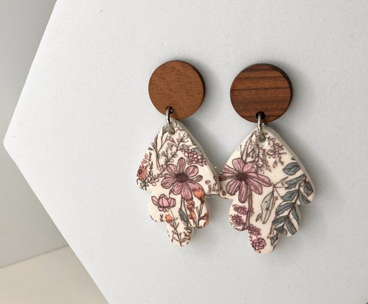 Noa Clay Dangles