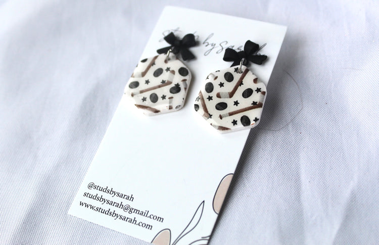 Bow Top Hockey Print