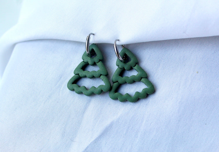 Outline Tree Huggies