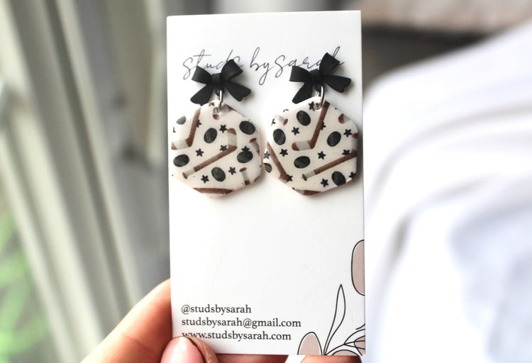 Bow Top Hockey Print