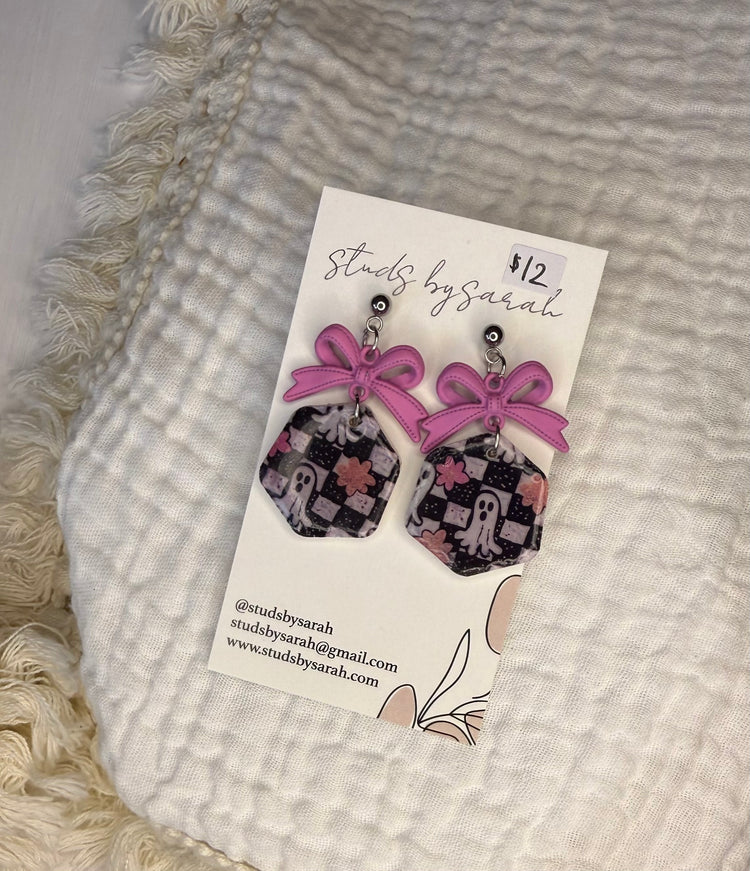 Checkerboard Ghost Dangles