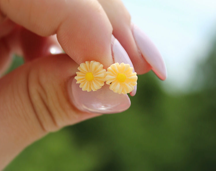 Mini Acrylic Daisies