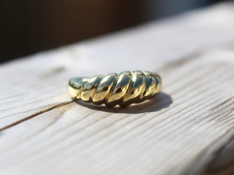 Adjustable Croissant Ring